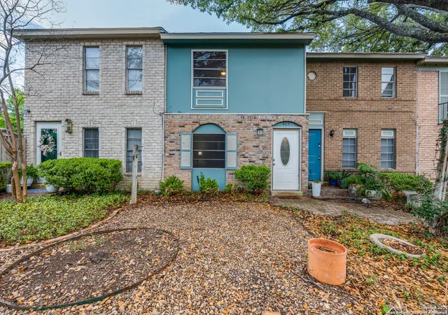 Photo 3 of Sale Pending at 2811 Woodbury #405, San Antonio, TX 78217 | MLS# 1932612 | Listing updated on 2026-02-20