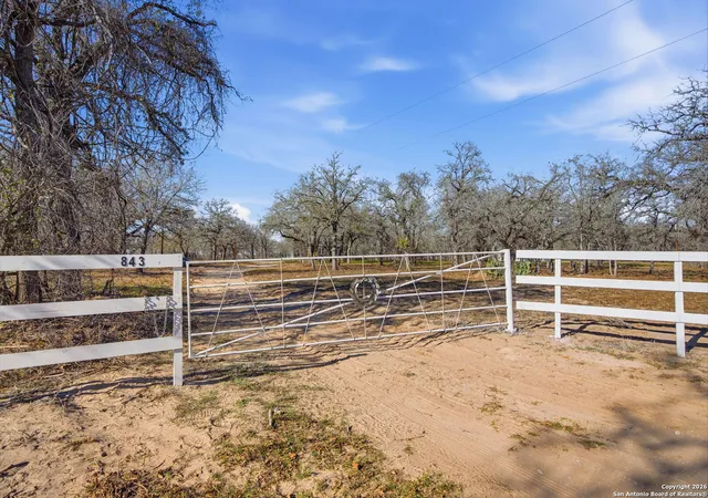 Photo 3 of Sale Pending at 843 County Rd 331, Floresville, TX 78114 | MLS# 1932629 | Listing updated on 2026-03-30