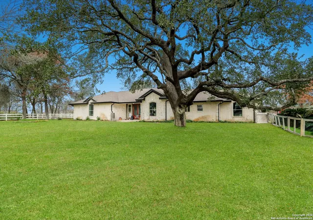 image of 329 Cimarron, Floresville, TX 78114 | MLS# 1932649