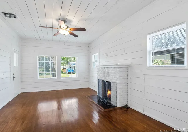 3rd image of 1807 W Summit Avenue, San Antonio, TX 78201 | MLS# 1932758