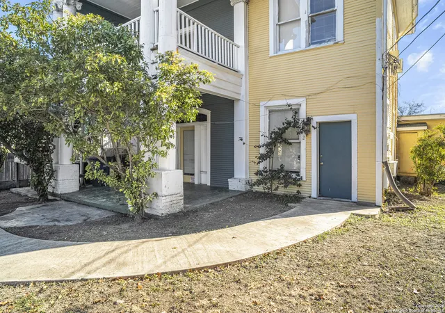 Homes for sale in San Antonio, TX | 1110 W Ashby Pl, San Antonio, TX 78201 | MLS# 1932803
