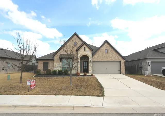 Photo 3 of Sale Pending at 2965 Grv Way, Seguin, TX 78155 | MLS# 1932863 | Listing updated on 2026-04-21