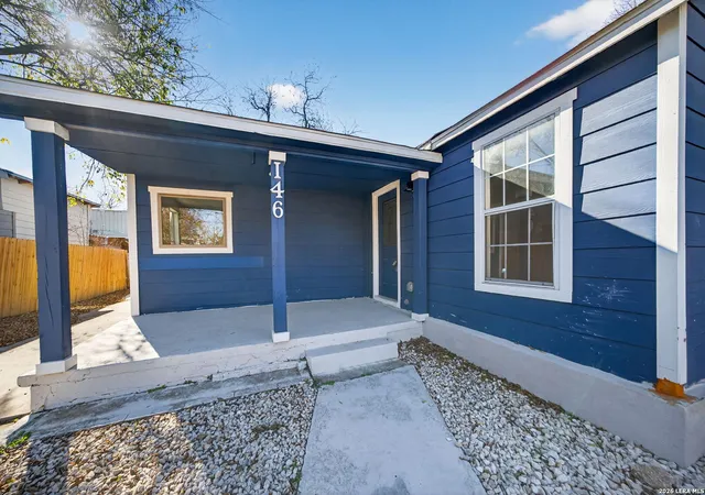 Photo 3 of Single family home for sale at 146 Leroux, San Antonio, TX 78207 | MLS# 1932904 | Listing updated on 2026-04-15