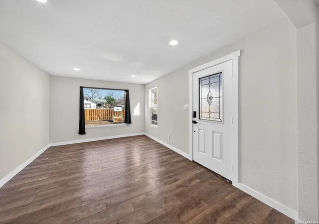 Photo 3 of Single family home for sale at 146 Leroux, San Antonio, TX 78207 | MLS# 1932904 | Listing updated on 2026-04-15