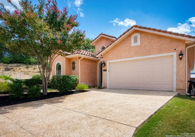 Photo 3 of Sale Pending at 16026 Huebner Blf, San Antonio, TX 78248 | MLS# 1932970 | Listing updated on 2026-03-15