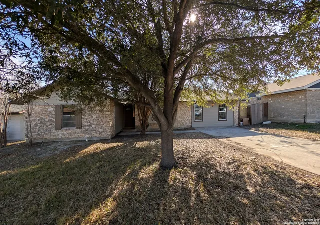 Photo 3 of Single family home for sale at 6406 Quiet Frst, San Antonio, TX 78239 | MLS# 1933038 | Listing updated on 2026-01-21