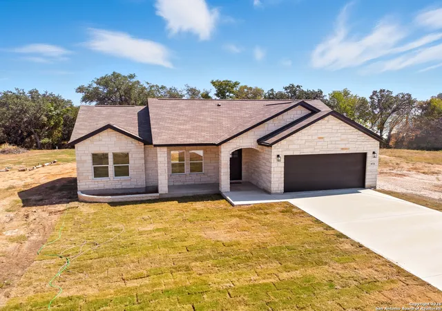 Photo 2 of Sale Pending at 16724 Tapatio St, Atascosa, TX 78002 | MLS# 1933121 | Listing updated on 2026-05-14