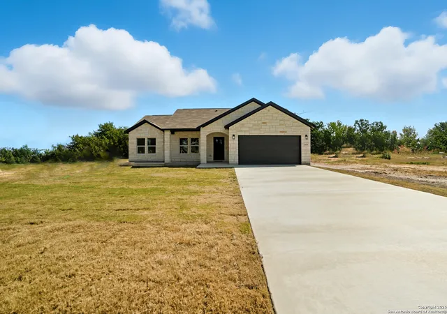 Photo 3 of Sale Pending at 16724 Tapatio St, Atascosa, TX 78002 | MLS# 1933121 | Listing updated on 2026-05-14