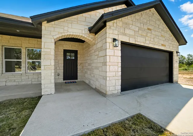 Photo 4 of Sale Pending at 16724 Tapatio St, Atascosa, TX 78002 | MLS# 1933121 | Listing updated on 2026-05-14