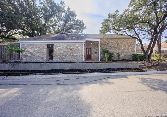 Photo 1 of Sale Pending at 11830 Button Willow, San Antonio, TX 78213 | MLS# 1933129 | Listing updated on 2026-02-06