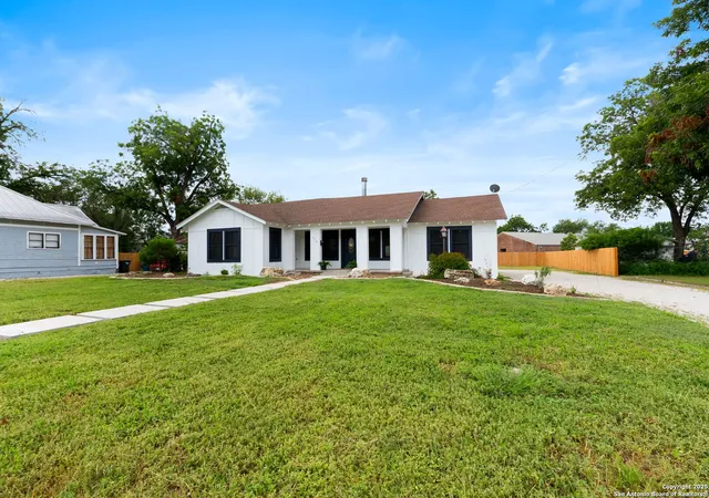 2nd image of 456 Magazine, New Braunfels, TX 78130 | MLS# 1933177