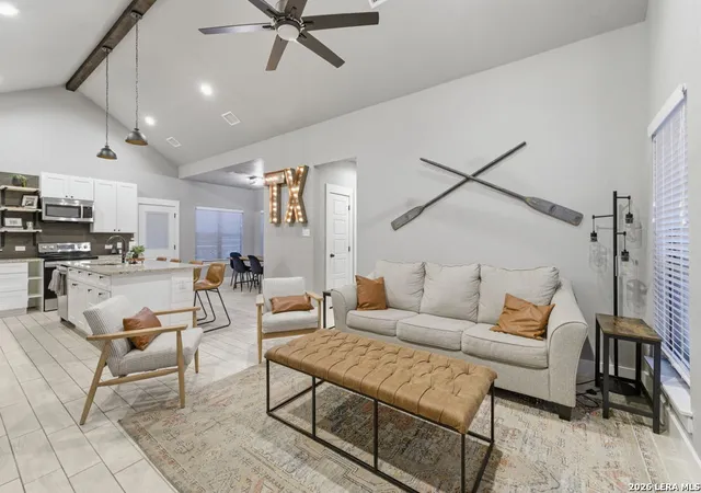 Photo 4 of Single family home for sale at 1112 Green Hill, Canyon Lake, TX 78133 | MLS# 1933217 | Listing updated on 2026-05-08