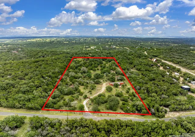 3rd image of 125 Teague, Kerrville, TX 78028 | MLS# 1933327