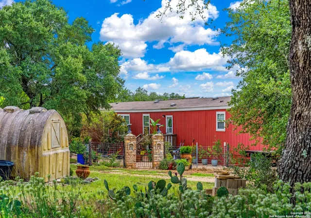4th image of 125 Teague, Kerrville, TX 78028 | MLS# 1933327
