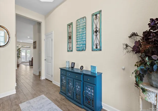 Photo 4 of Sale Pending at 1040 Water Oak, Schertz, TX 78154 | MLS# 1933383 | Listing updated on 2026-01-28