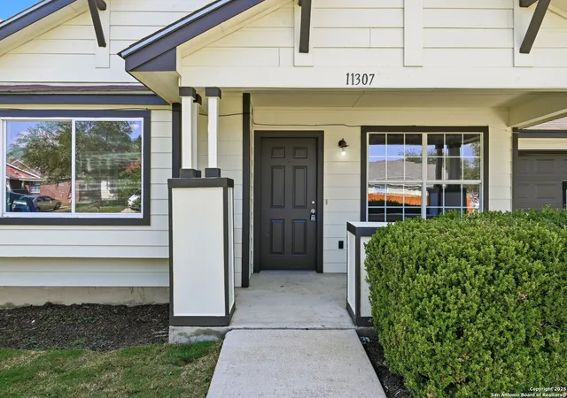 Photo 2 of Single family home for sale at 11307 Valley Star, San Antonio, TX 78224 | MLS# 1933404 | Listing updated on 2026-01-12