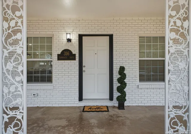 Photo 3 of Sale Pending at 316 Tamworth, San Antonio, TX 78213 | MLS# 1933434 | Listing updated on 2026-03-27