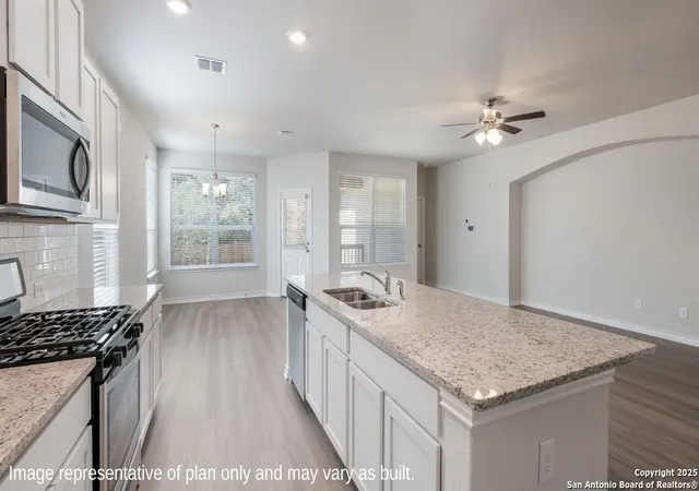 Photo 4 of Sale Pending at 20861 Stonework Spur, San Antonio, TX 78266 | MLS# 1933467 | Listing updated on 2026-03-16