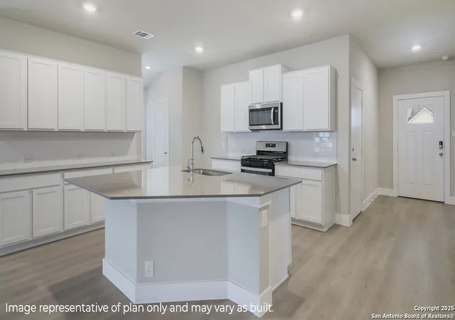 Photo 3 of Sale Pending at 21008 Stonework Spur, San Antonio, TX 78266 | MLS# 1933475 | Listing updated on 2026-03-02