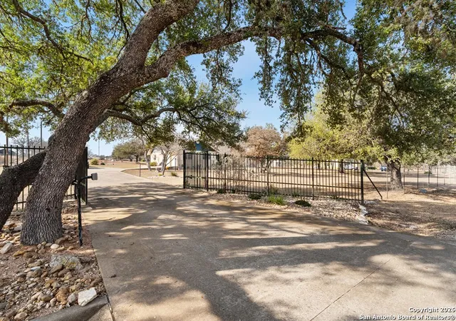 39th image of 894 Southwoods Dr, Fredericksburg, TX 78624 | MLS# 1933510