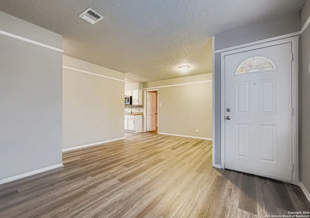 Photo 3 of Sale Pending at 922 Deely Pl, San Antonio, TX 78221 | MLS# 1933525 | Listing updated on 2026-01-30