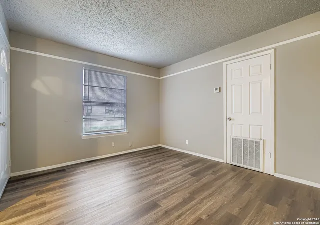 Photo 4 of Sale Pending at 922 Deely Pl, San Antonio, TX 78221 | MLS# 1933525 | Listing updated on 2026-01-30