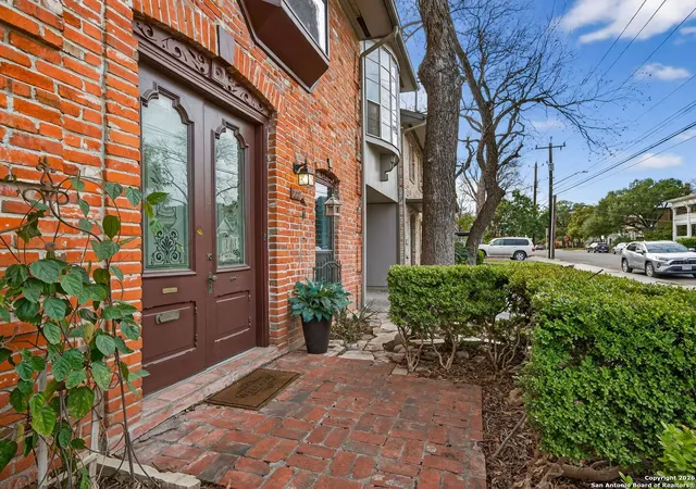 Photo 3 of Sale Pending at 222 W Craig Pl #D, San Antonio, TX 78212 | MLS# 1933650 | Listing updated on 2026-02-19