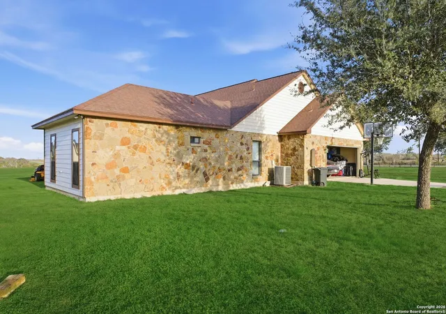 Photo 3 of Sale Pending at 3036 State Hwy 97w, Floresville, TX 78114 | MLS# 1933795 | Listing updated on 2026-04-03