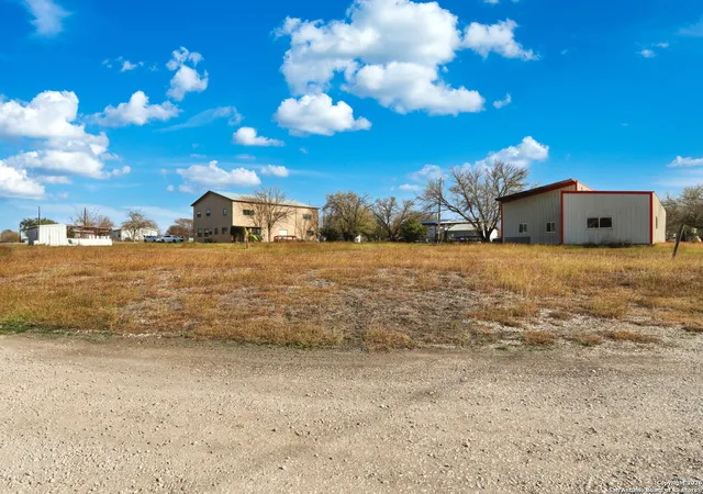 4th image of 483 Sassman Rd, Marion, TX 78124 | MLS# 1933797