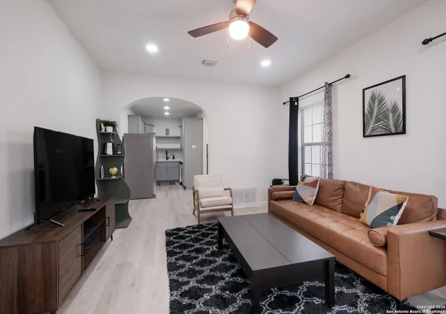 5th image of 2046 Cincinnati Ave, San Antonio, TX 78228 | MLS# 1933866