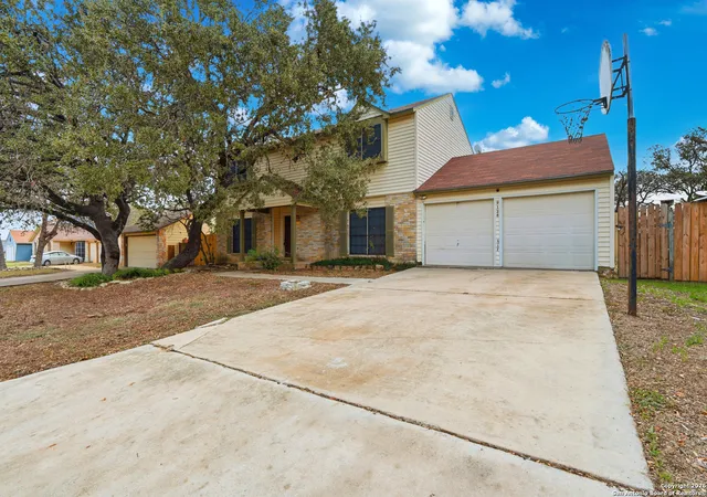 Photo 2 of Sale Pending at 9126 Points Edge, San Antonio, TX 78250 | MLS# 1933871 | Listing updated on 2026-01-31