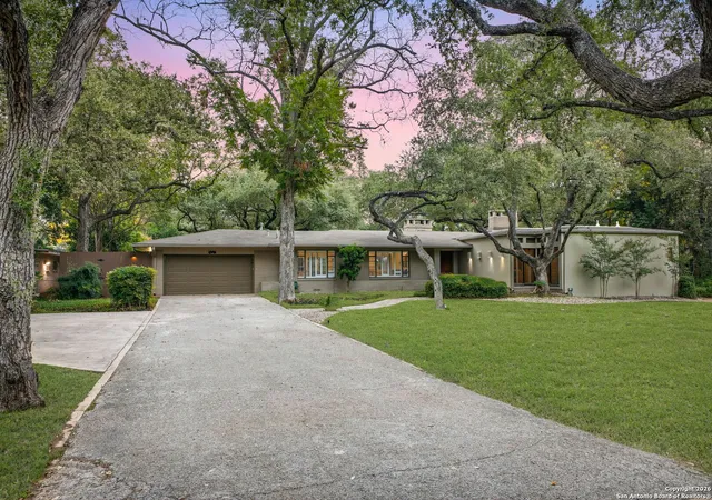 Photo 3 of Sale Pending at 122 Dogwood Ln, San Antonio, TX 78213 | MLS# 1934015 | Listing updated on 2026-02-11