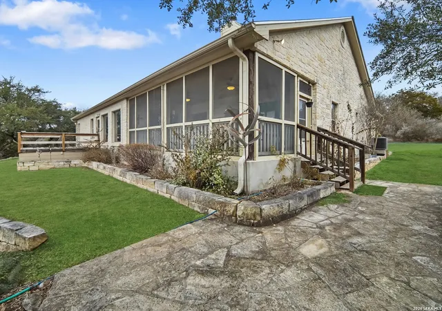 Photo 4 of Single family home for sale at 1748 Fm 3424, Canyon Lake, TX 78133 | MLS# 1934028 | Listing updated on 2026-10-23