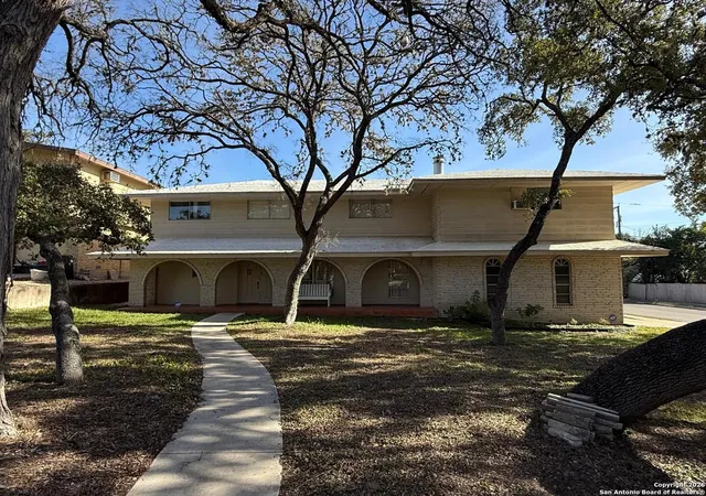 Photo 3 of Single family home for sale at 3714 Litchfield Dr, San Antonio, TX 78230 | MLS# 1934036 | Listing updated on 2026-01-26