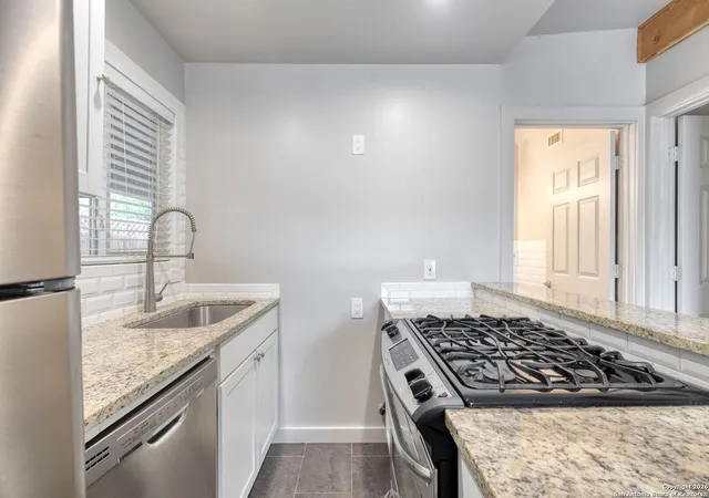 Photo 4 of Sale Pending at 226 Emporia, San Antonio, TX 78209 | MLS# 1934050 | Listing updated on 2026-02-05
