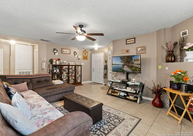 Photo 4 of Single family home for sale at 6831 Celes Meadow, Converse, TX 78109 | MLS# 1934061 | Listing updated on 2026-04-02