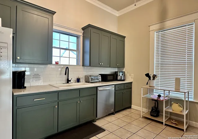 Photo 3 of Sale Pending at 1105 Mesquite, San Antonio, TX 78210 | MLS# 1934065 | Listing updated on 2026-01-22
