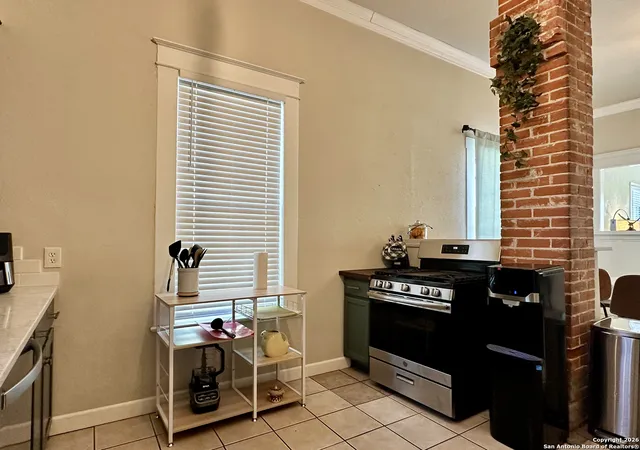 Photo 4 of Sale Pending at 1105 Mesquite, San Antonio, TX 78210 | MLS# 1934065 | Listing updated on 2026-01-22