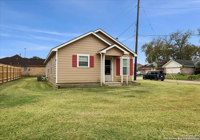 3rd image of 430 Flowers, Beaumont, TX 77701 | MLS# 1934074