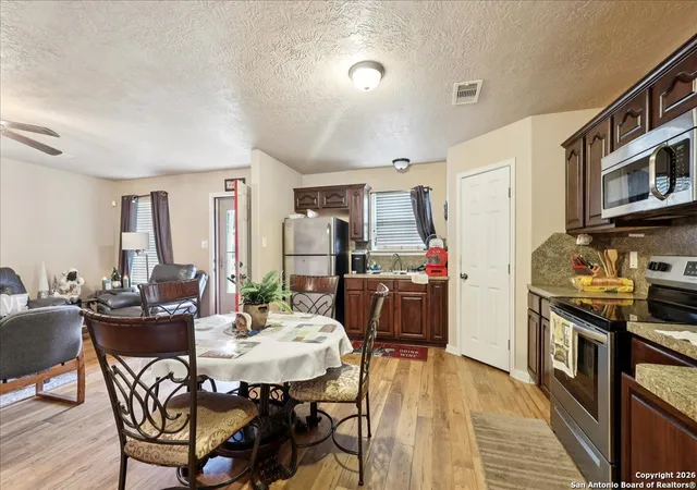 4th image of 430 Flowers, Beaumont, TX 77701 | MLS# 1934074