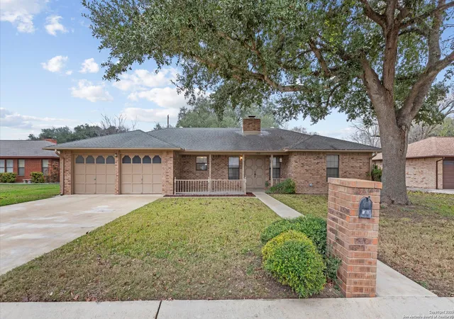 Photo 1 of Sale Pending at 1310 Lakewinds, New Braunfels, TX 78130 | MLS# 1934080 | Listing updated on 2026-02-18