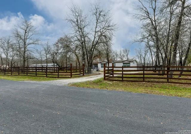 3rd image of 23906 Blackjack Bend, San Antonio, TX 78264 | MLS# 1934180