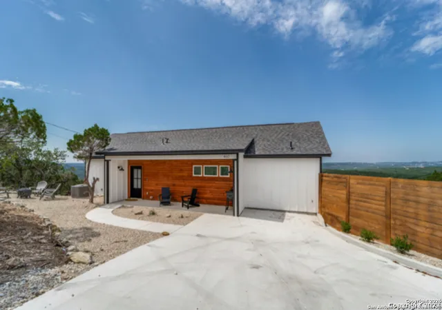 Photo 2 of Single family home for sale at 460 Stenen, Canyon Lake, TX 78133 | MLS# 1934319 | Listing updated on 2026-05-24