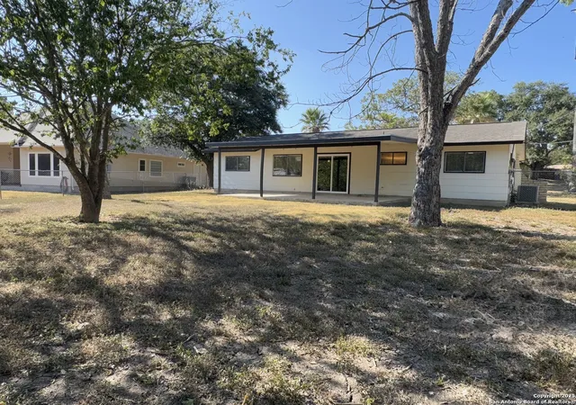 Homes for sale in Live Oak, TX | 106 Woodview, Live Oak, TX 78233 | MLS# 1934335