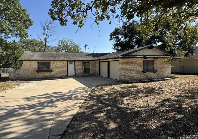 Homes for sale in Live Oak, TX | 106 Woodview, Live Oak, TX 78233 | MLS# 1934335