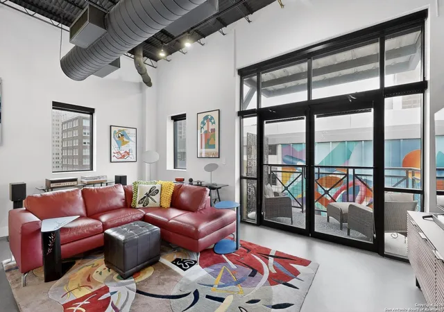 Photo 2 of Condo for sale at 214 E Travis #402, San Antonio, TX 78205 | MLS# 1934397 | Listing updated on 2026-01-27