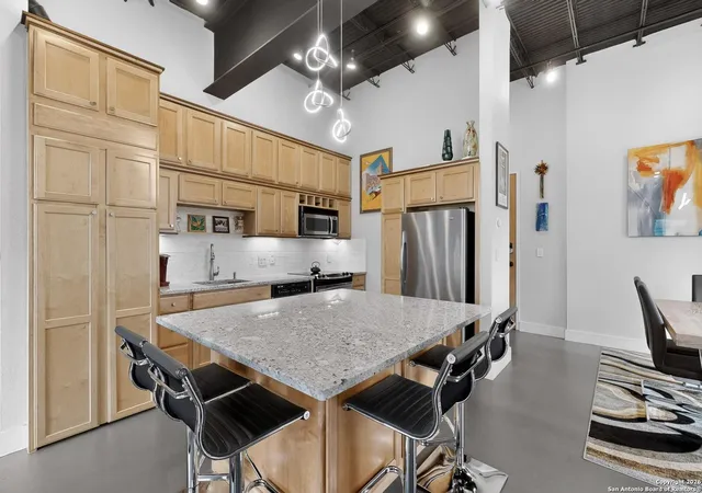 Photo 3 of Condo for sale at 214 E Travis #402, San Antonio, TX 78205 | MLS# 1934397 | Listing updated on 2026-01-27