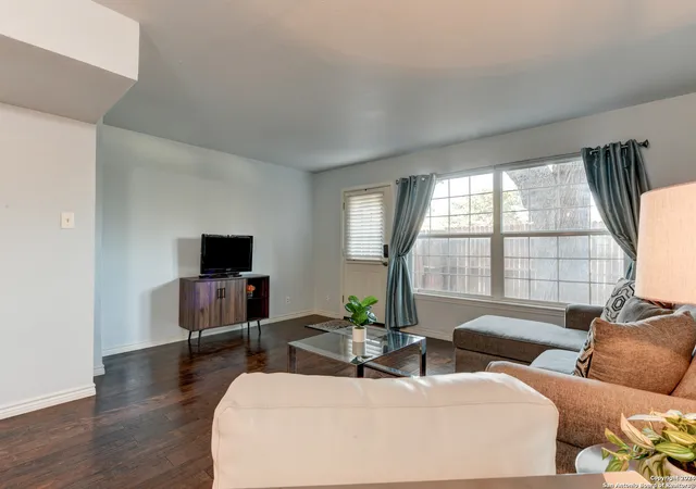 4th image of 6718 Callaghan Rd #205, San Antonio, TX 78229 | MLS# 1934415