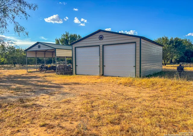 4th image of 1460 County Road 1660, Moore, TX 78057 | MLS# 1934429