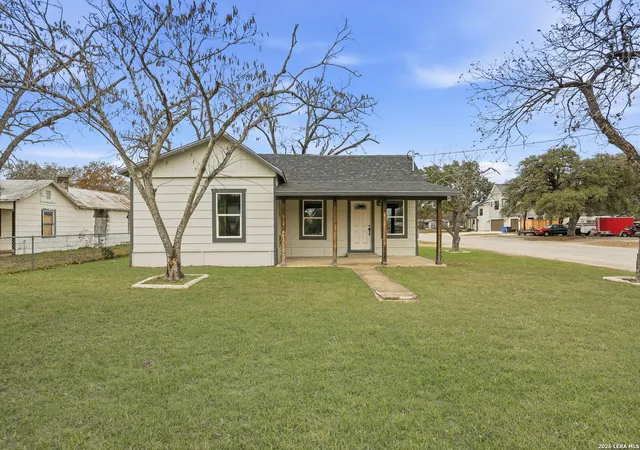 Photo 2 of Sale Pending at 295 E Commerce St, New Braunfels, TX 78130 | MLS# 1934452 | Listing updated on 2026-03-03